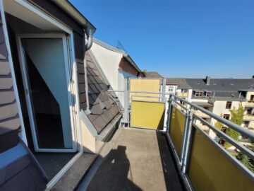 helle Dachgeschosswohnung – 1 Monat Mietfrei Wohnen, 09125 Chemnitz (Lutherviertel), Dachgeschosswohnung